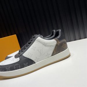 Louis Vuitton Rivoli Sneaker - LS019