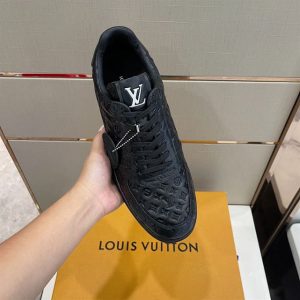 Louis Vuitton Rivoli Sneaker - LS082