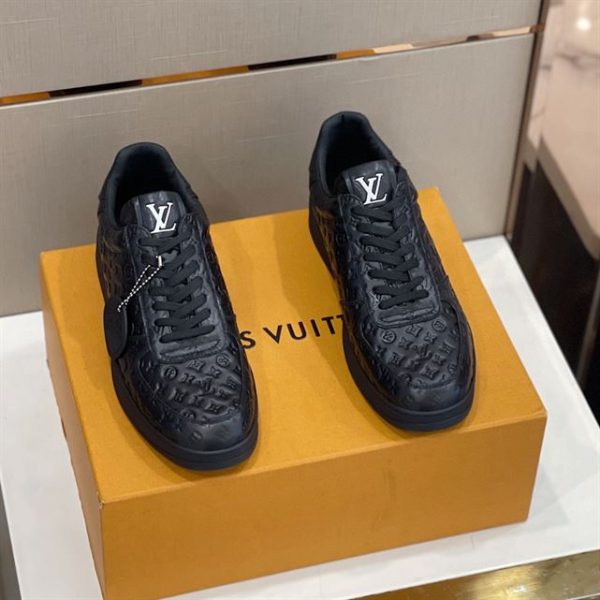 Louis Vuitton Rivoli Sneaker - LS082