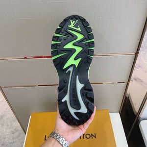 Louis Vuitton Runner Tatic Sneaker - LS064