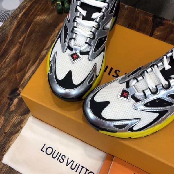 Louis Vuitton Runner Tatic Sneaker - LS065