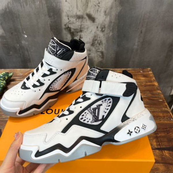 Louis Vuitton Trainer 2 Sneaker - LS002