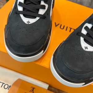 Louis Vuitton Trainer 2 Sneaker - LS003