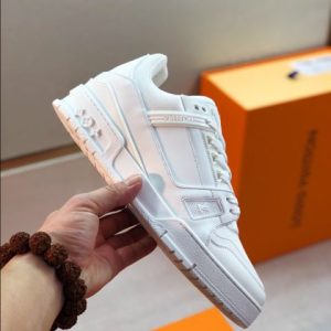 Louis Vuitton Trainer Sneaker - LS011