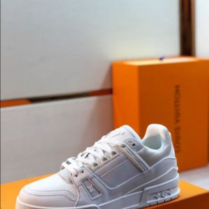 Louis Vuitton Trainer Sneaker - LS011