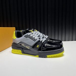 Louis Vuitton Trainer Sneaker - LS032