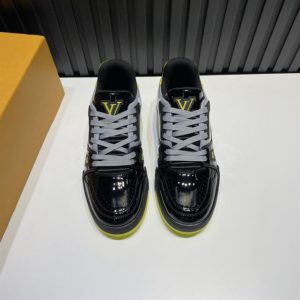 Louis Vuitton Trainer Sneaker - LS032