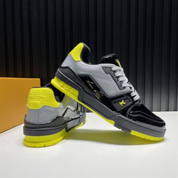 Louis Vuitton Trainer Sneaker - LS032