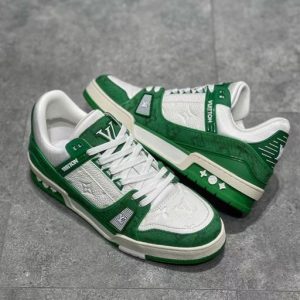 Louis Vuitton Trainer Sneaker - LS036