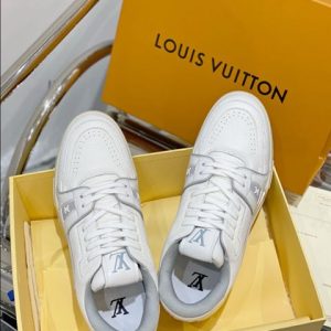 Louis Vuitton Trainer Sneaker - LS038