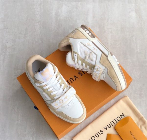 Louis Vuitton Trainer Sneaker - LS042