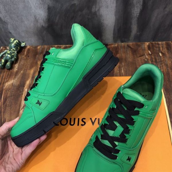 Louis Vuitton Trainer Sneaker - LS051