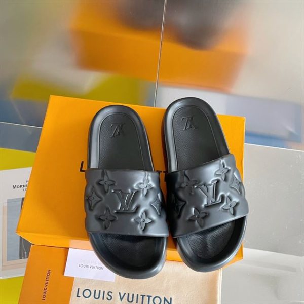 Louis Vuitton Waterfront Mule - LW002