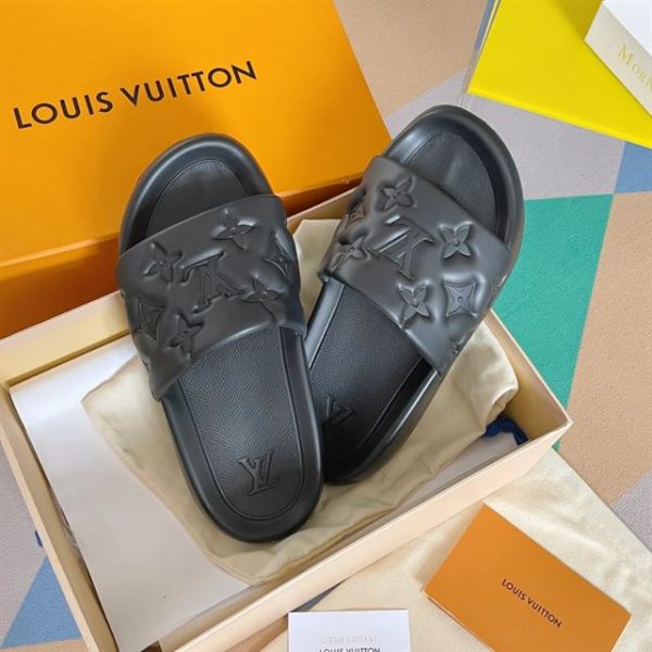 Louis Vuitton Waterfront Mule - LW002