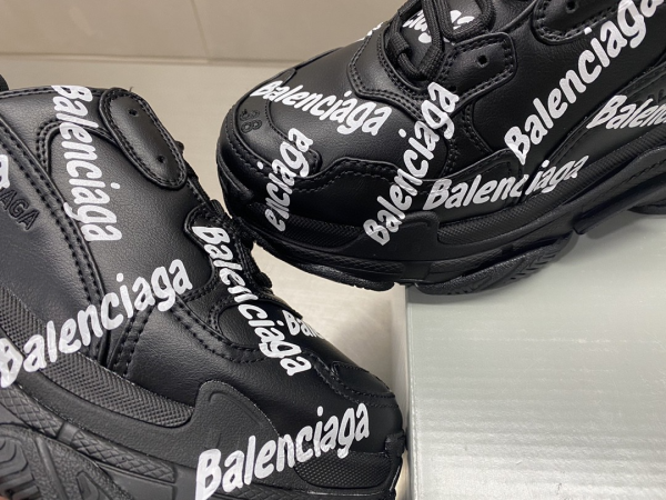 Balenciaga Triple S Logotype Trainers - BG022