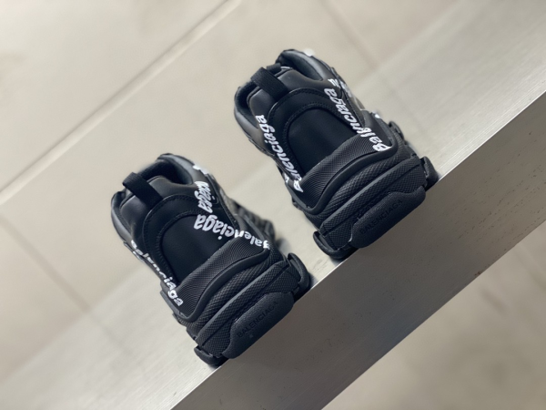 Balenciaga Triple S Logotype Trainers - BG022