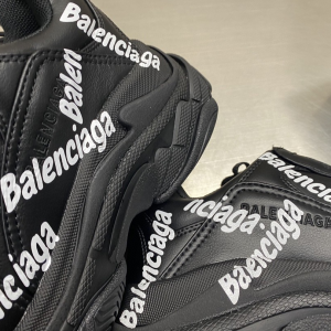 Balenciaga Triple S Logotype Trainers - BG022