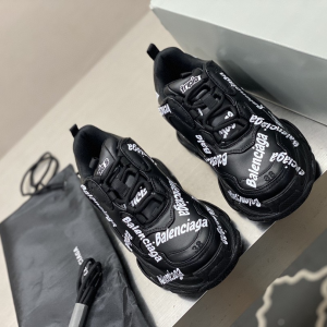 Balenciaga Triple S Logotype Trainers - BG022