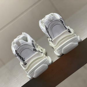 Balenciaga Triple S Logotype Trainers - BG023