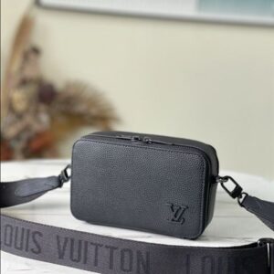 Louis Vuitton Alpha Wearable Wallet - LBS07