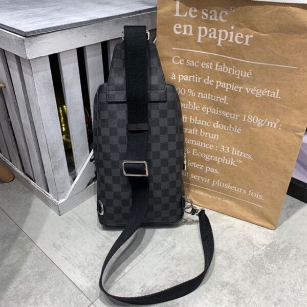 Louis Vuitton Avenue Slingbag - LB85