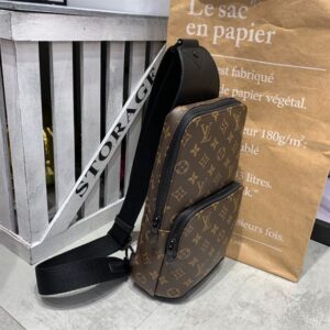 Louis Vuitton Avenue Slingbag - LB86