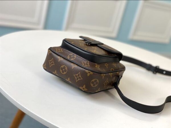 Louis Vuitton Christopher Wearable Wallet - LBS13