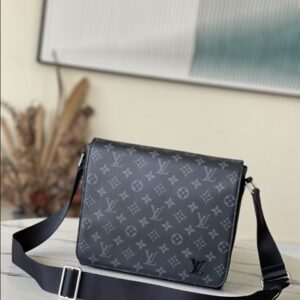 Louis Vuitton District PM Messenger Bags - LB38