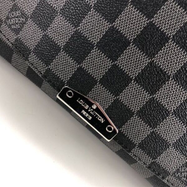 Louis Vuitton District PM Messenger Bags - LB41