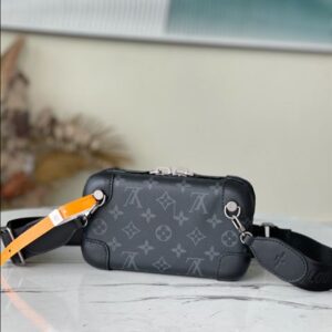 Louis Vuitton Horizon Clutch Bags - LBS05