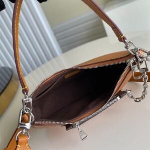 Louis Vuitton Marelle Handbag - LH43