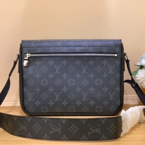 Louis Vuitton Messengerama Bag - LB57