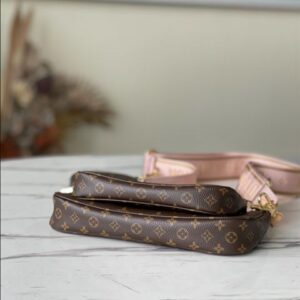 Louis Vuitton Multi Pochette Accessoire Bag - LH03