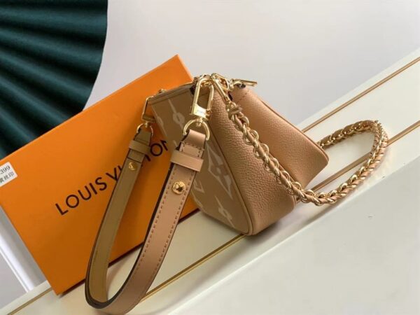 Louis Vuitton Multi Pochette Accessoire Bag - LH57