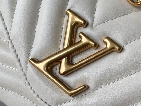 Louis Vuitton New Wave PM Chain Bag - LH39