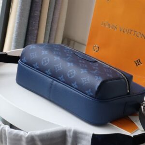 Louis Vuitton Outdoor Messenger Bag - LB64