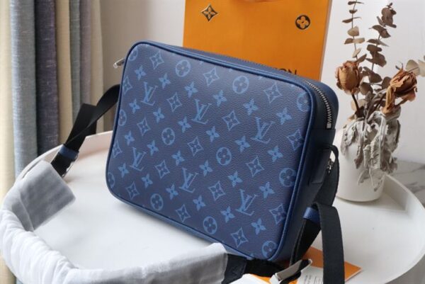 Louis Vuitton Outdoor Messenger Bag - LB64