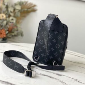 Louis Vuitton Outdoor Slingbag - LB82