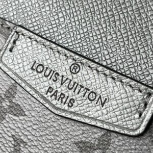 Louis Vuitton Outdoor Slingbag - LB83