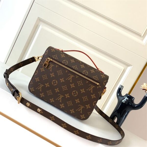 Louis Vuitton Pochette Métis Bag - LH06