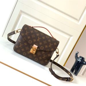 Louis Vuitton Pochette Métis Bag - LH06