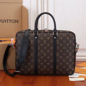 Louis Vuitton Porte-Documents Voyage PM - BL05