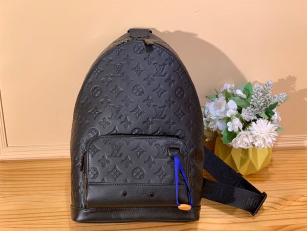 Louis Vuitton Racer Slingbag - LB69