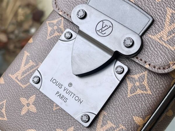 Louis Vuitton S-Lock Vertical Wearable Wallet - LBS10