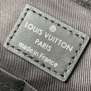 Louis Vuitton Sirius Messenger Bag - LB58