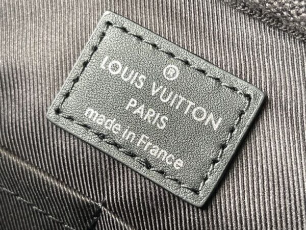 Louis Vuitton Sirius Messenger Bag - LB58