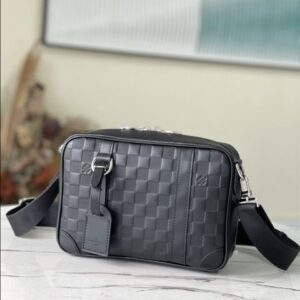 Louis Vuitton Sirius Messenger Bag - LB58