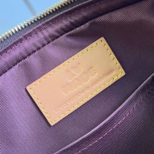 Louis Vuitton Trio Messenger - LB08