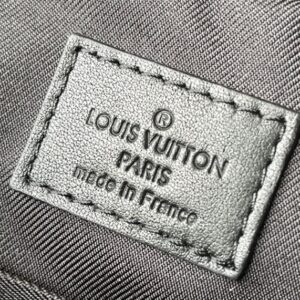 Louis Vuitton Trio Messenger - LB42