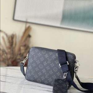 Louis Vuitton Trio Messenger - LB87